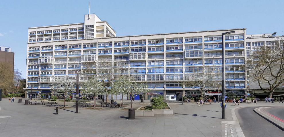 			UNDER OFFER, 2 Bedroom, 1 bath, 1 reception Apartment			 Metro Central Heights, Newington Causeway, Elephant and Castle